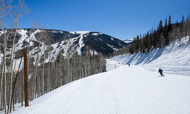beaver-creek-ice-skating-rink-colorado - The GPS Guide