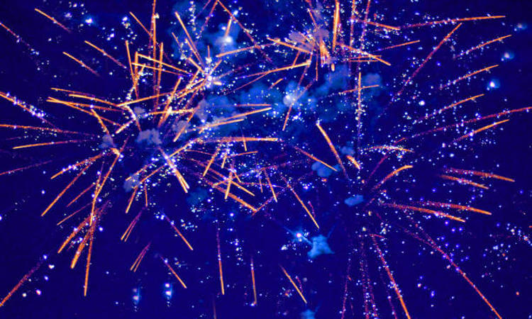 fireworks-night-lights-colorado - The GPS Guide