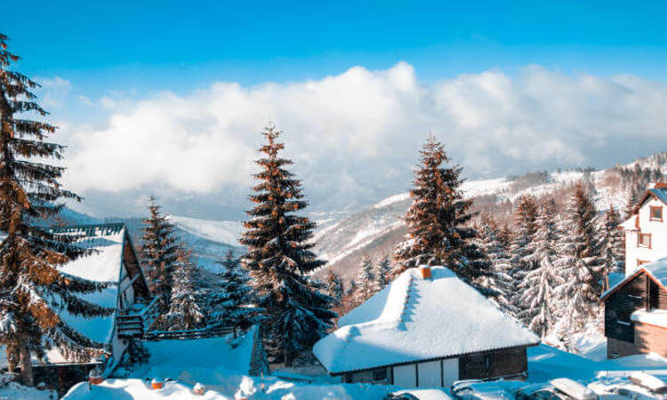 lodges-and-foods-in-holiday-valley-ski-resort-new-york - The GPS Guide