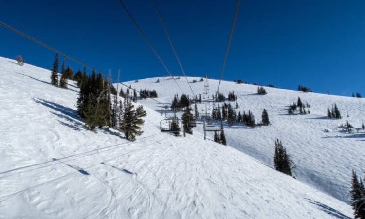 the-best-overview-of-terrain-grand-targhee-ski-resort-wyoming - The GPS Guide